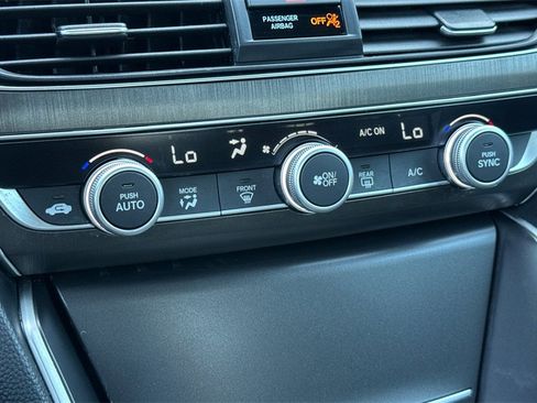 Used 2018 Honda Accord LX image 19