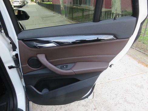 Used 2018 BMW X1 xDrive28i image 31