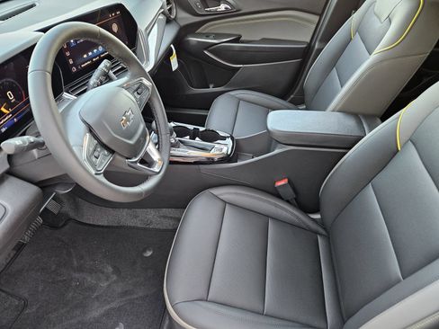 New 2026 Chevrolet Trax ACTIV w/ Sunroof Package FWD image 15