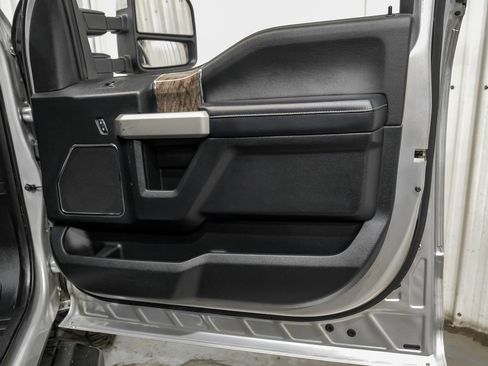 Used 2018 Ford F350 Lariat w/ Lariat Ultimate Package AWD/4WD image 46