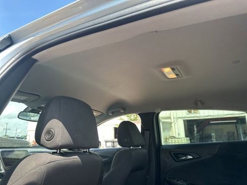 Used 2018 Chevrolet Malibu LT FWD image 12