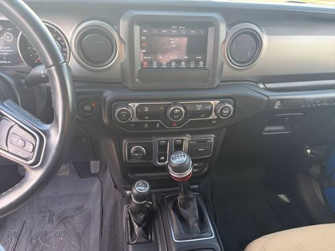 Used 2021 Jeep Wrangler Sport AWD/4WD image 12