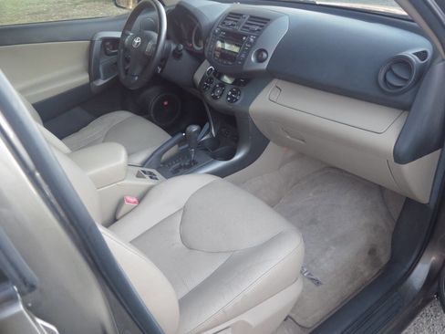 Used 2011 Toyota RAV4 Limited image 18