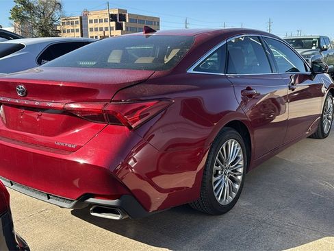 Used 2019 Toyota Avalon Limited image 7