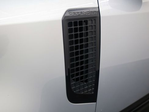 Used 2024 Land Rover Defender 130 X-Dynamic SE AWD/4WD image 47