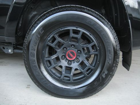 Used 2024 Toyota 4Runner SR5 Premium image 31