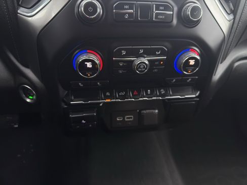 Used 2021 Chevrolet Silverado 1500 RST w/ Z71 Off-Road Package image 22