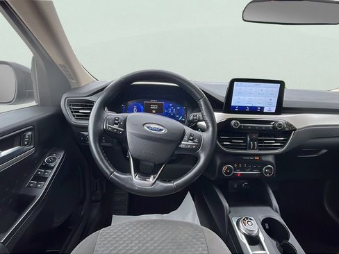 Used 2020 Ford Escape SE Sport image 3