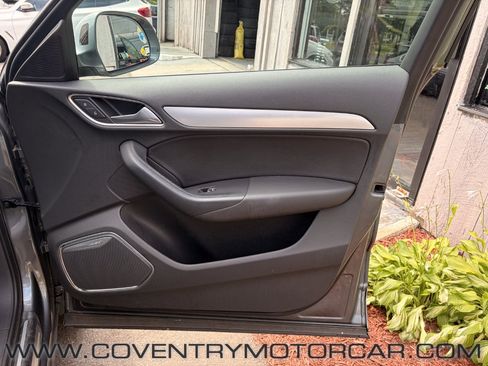 Used 2016 Audi Q3 2.0T Prestige AWD/4WD image 36