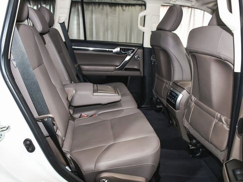 Used 2023 Lexus GX 460 Premium image 54