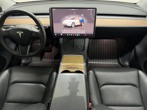 Used 2024 Tesla Model Y Long Range AWD/4WD image 2