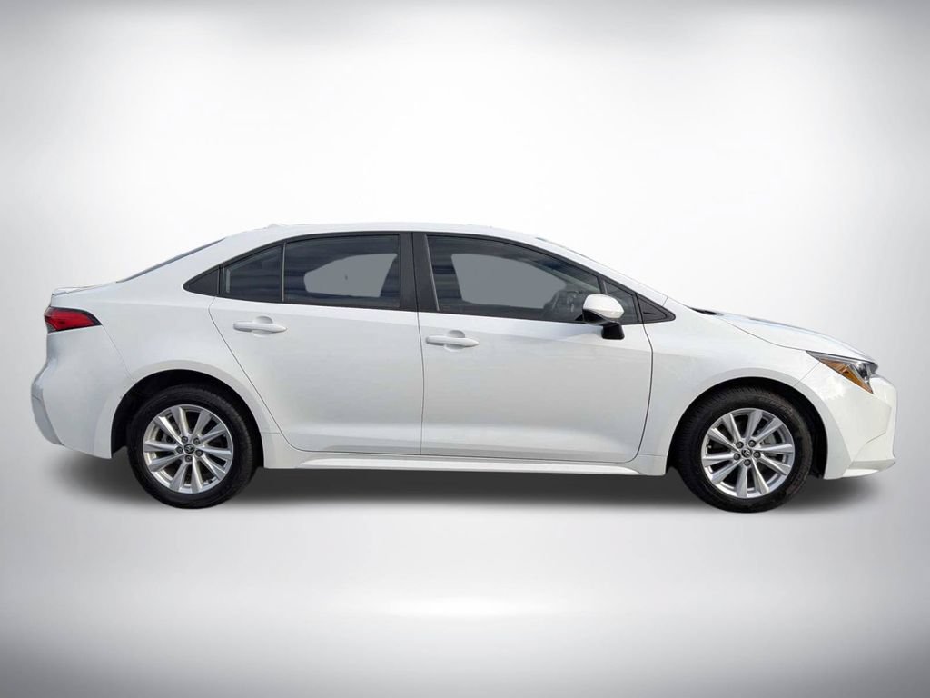 Used 2024 Toyota Corolla LE w/ LE Convenience Package FWD image 3