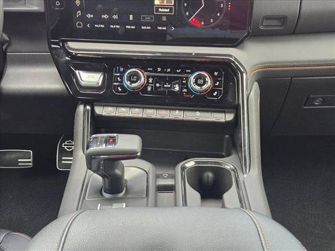 Used 2024 GMC Sierra 1500 AT4 w/ Technology Package AWD/4WD image 12