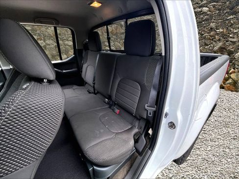 Used 2015 Nissan Frontier PRO-4X AWD/4WD image 25