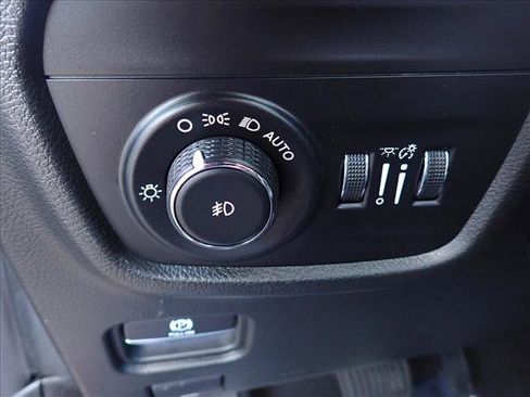 Used 2022 Jeep Grand Cherokee Overland w/ Adv Protech Group III AWD/4WD image 19