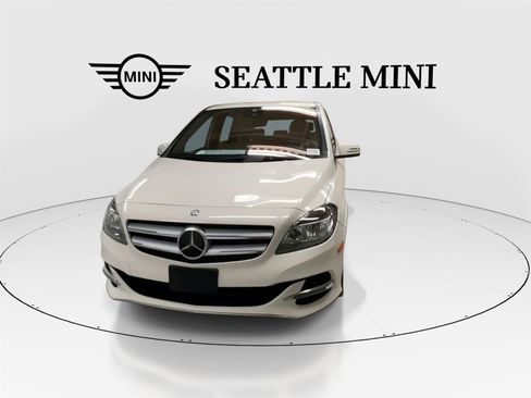 Used 2017 Mercedes-Benz B 250e image 4