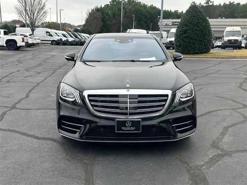 Used 2020 Mercedes-Benz S 560 Sedan image 2