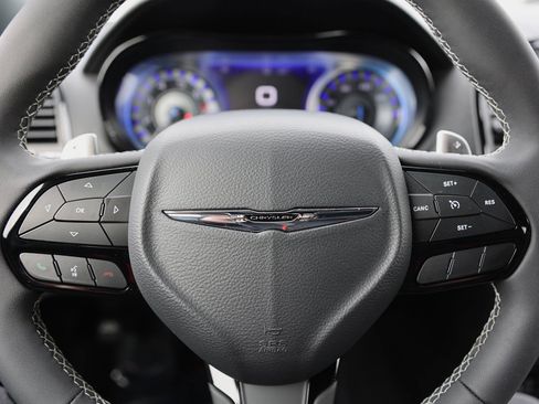 Used 2022 Chrysler 300 S image 34