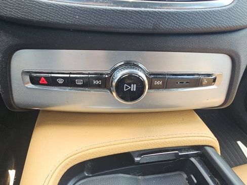 Used 2017 Volvo XC90 T6 Momentum w/ Vision Package AWD/4WD image 38