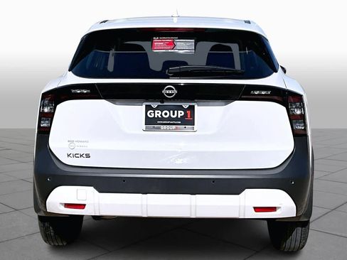 Certified 2025 Nissan Kicks S image 5