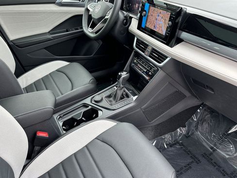 New 2026 Volkswagen Taos SEL image 15