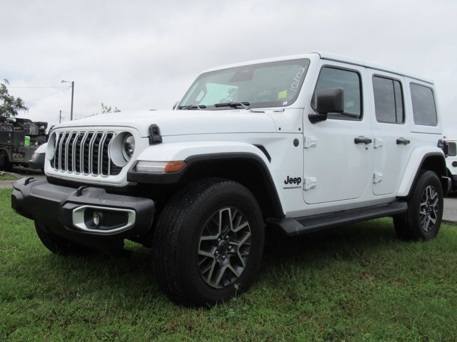 Used 2026 Jeep Wrangler Unlimited Sahara AWD/4WD image 2