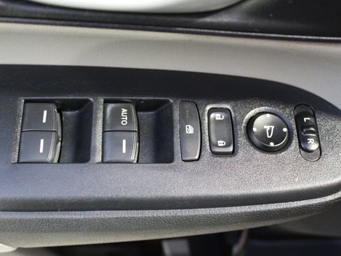 Used 2019 Honda CR-V LX image 27