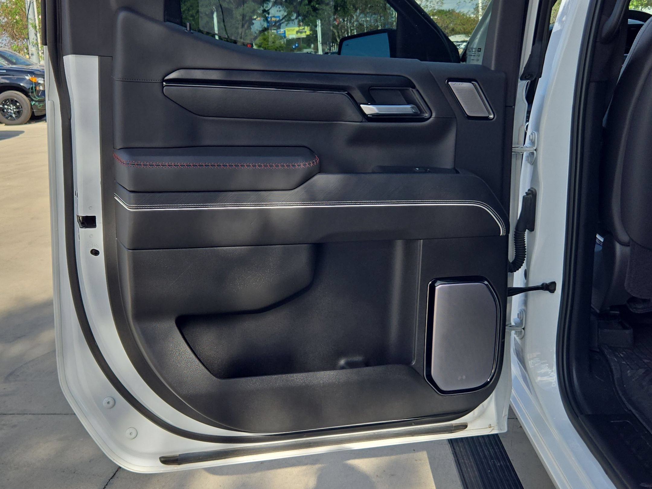 Certified 2025 GMC Sierra 1500 AT4X w/ AT4X AEV Edition AWD/4WD image 14