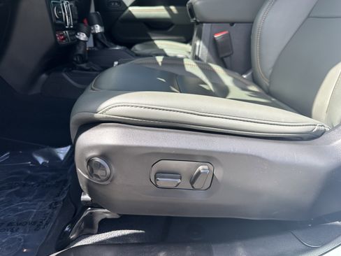 Used 2024 Jeep Gladiator Mojave image 41