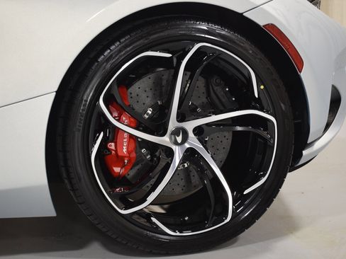 New 2025 McLaren 750S Spider image 8