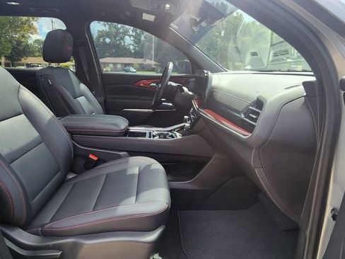 Used 2025 Chevrolet Traverse Z71 w/ LPO, Floor Liner Package AWD/4WD image 29