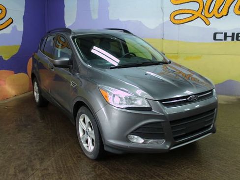 Used 2014 Ford Escape SE w/ Equipment Group 201A image 4