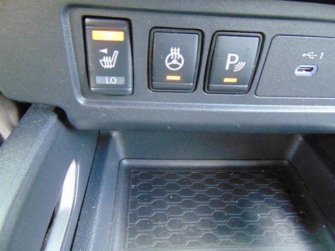 Used 2022 Nissan Frontier SV image 27