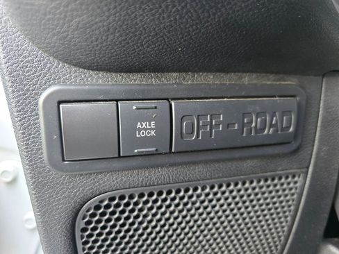 Used 2014 Jeep Wrangler Unlimited Sahara image 21