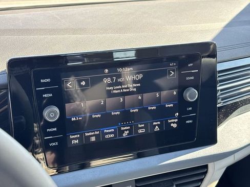 New 2026 Volkswagen Jetta SE FWD image 18