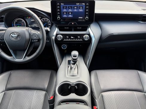 Used 2021 Toyota Venza XLE image 26