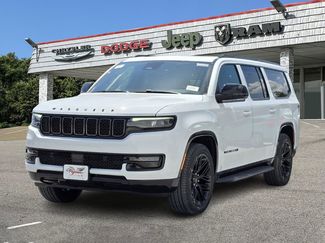 New 2025 Jeep Wagoneer L Series II w/ Premium Group I video 2