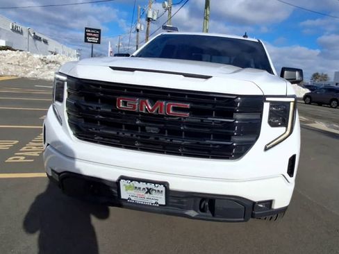 Used 2022 GMC Sierra 1500 Elevation w/ Elevation Premium Package image 7