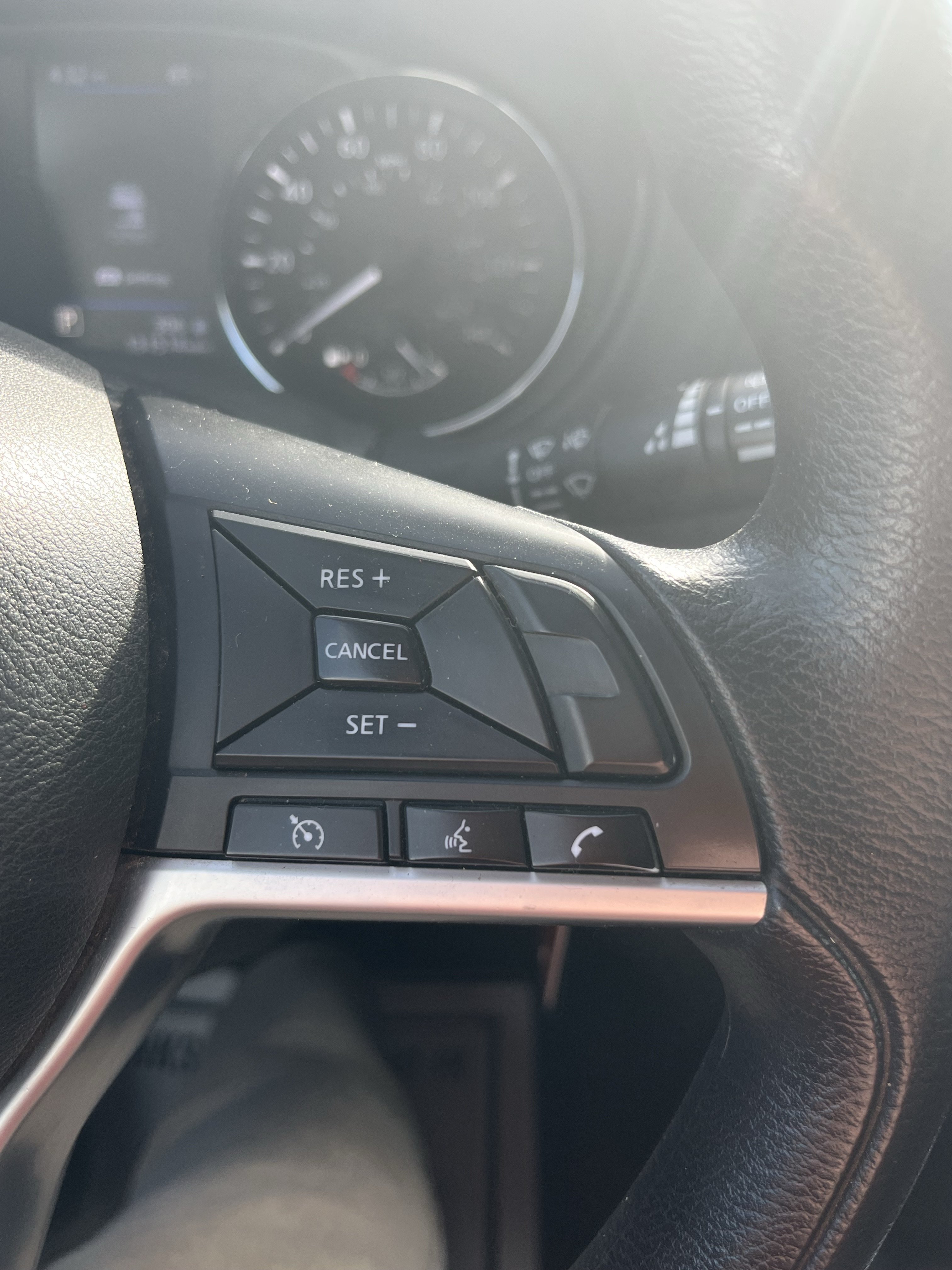 Used 2019 Nissan Rogue S AWD/4WD image 15