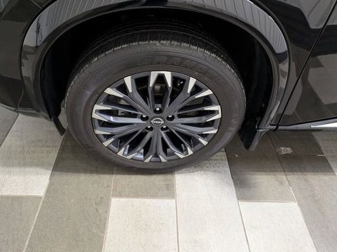 Used 2024 Nissan Rogue Platinum w/ Platinum Premium Package image 7