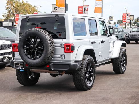 Used 2024 Jeep Wrangler Unlimited Sahara AWD/4WD image 4