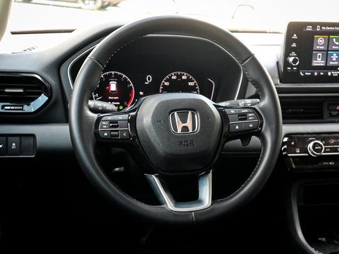 Used 2025 Honda Pilot EX-L image 6