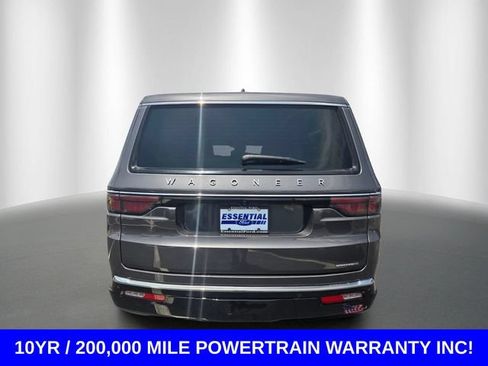 Used 2024 Jeep Wagoneer L Series II RWD image 4