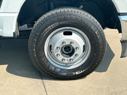 Used 2024 Ford F350 XLT image 10