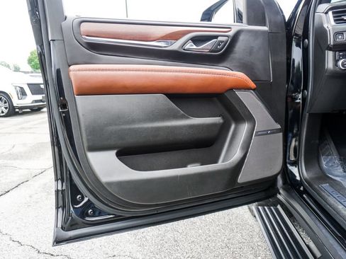 Used 2023 GMC Yukon Denali Ultimate AWD/4WD image 16