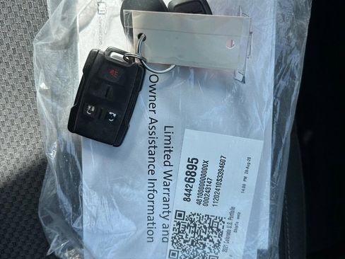 Used 2021 Chevrolet Colorado LT w/ Safety Package image 37