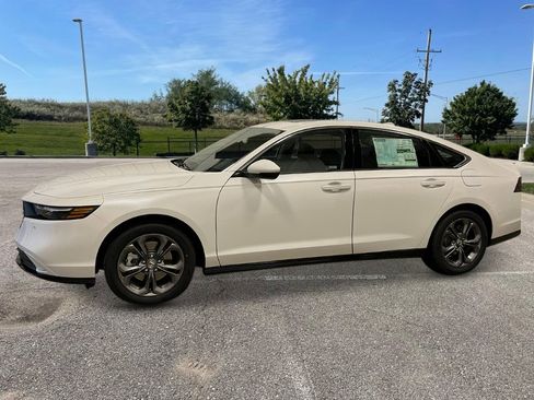 New 2025 Honda Accord EX-L image 2