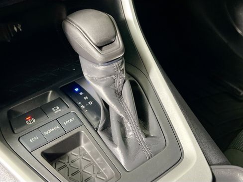 Used 2019 Toyota RAV4 LE image 24