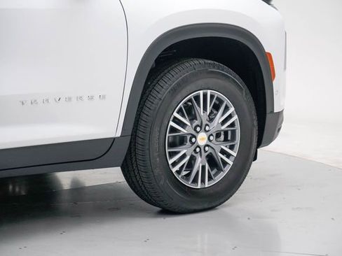 New 2026 Chevrolet Traverse LT w/ Enhanced Driving Package FWD image 8