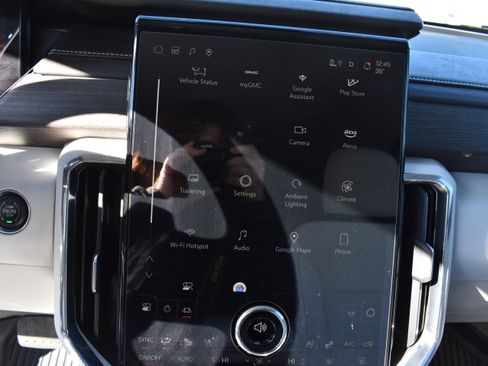 Used 2024 GMC Acadia Denali image 19